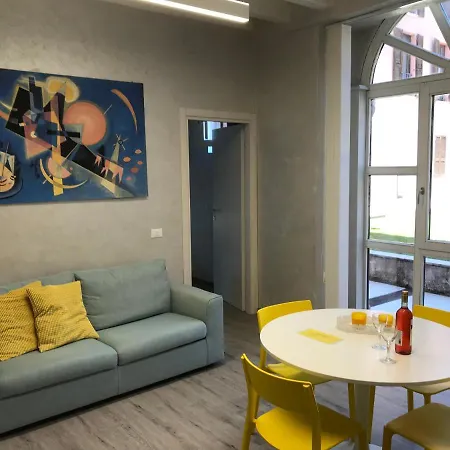 Daire Vea Apartment Padenghe sul Garda